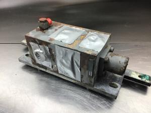 Liebherr Steuerventil für Durchflussrichtung